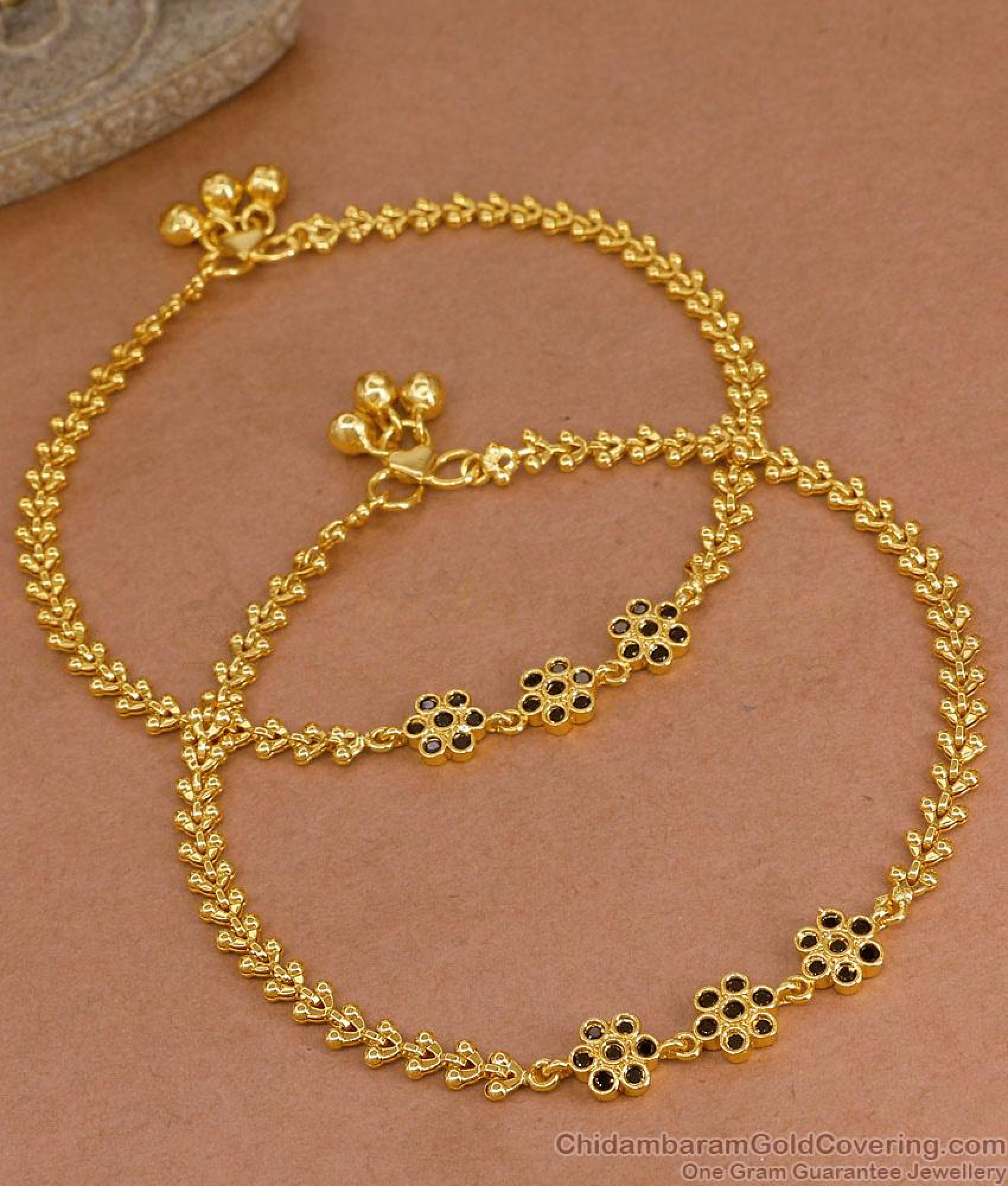11 Inch Stylish Leafy Link Design Gold Plated Anklet With Black Stone ...