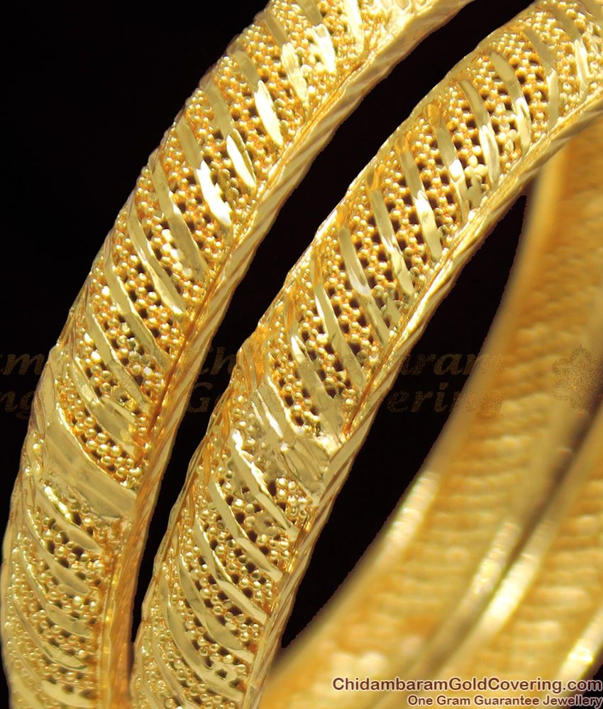 BR1069-2.6 Traditional Kerala Gold Pattern Bangles For Ladies Diwali Offer BR1069-2.6 Traditional Kerala Gold Pattern Bangles For Ladies Diwali Offer