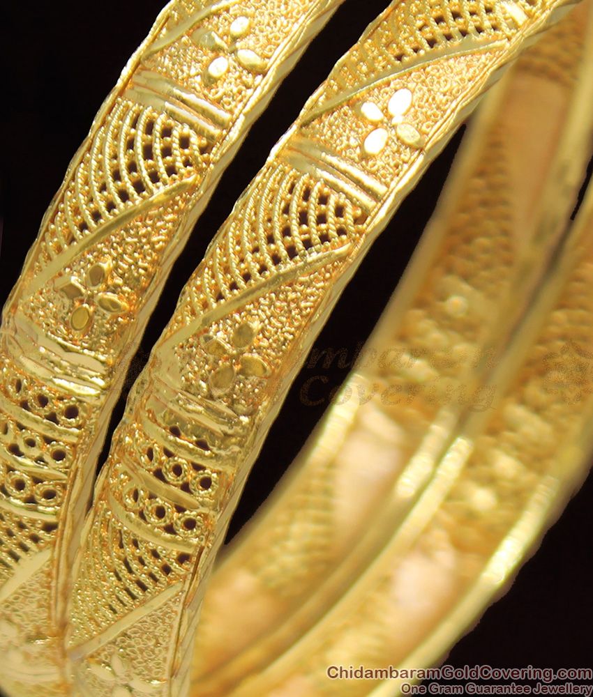 BR1085-2.10 Unique Bridal Design Kerala Traditional Gold Bangle For Marriage