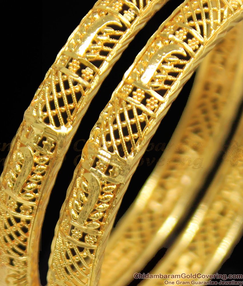 BR1100-2.6 Stunning Leaf Pattern Gold Bangles Special Gift For Girls