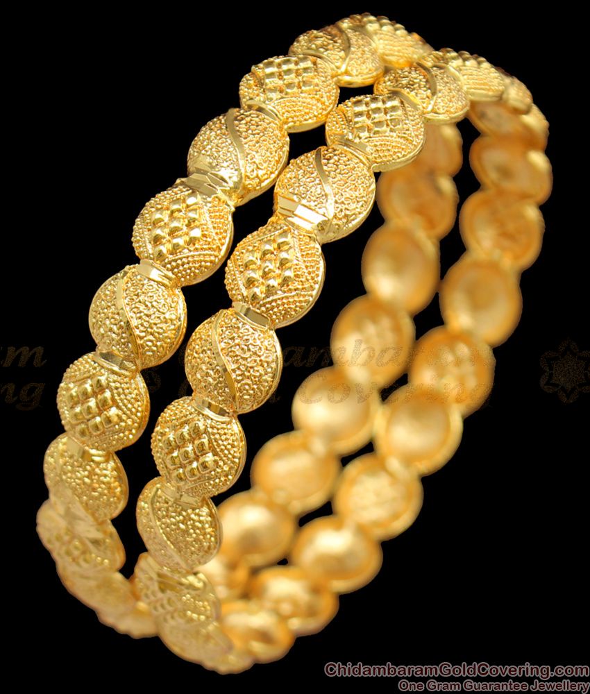 BR1179-2.8 Festive Design Fashionable Gold Bangles For Special Occasions