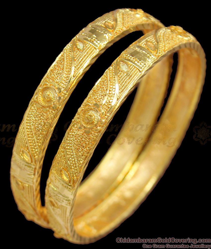 BR1202-2.6 Wonderful Gold Pattern Artistic Work Bangles Set For Special Occasions