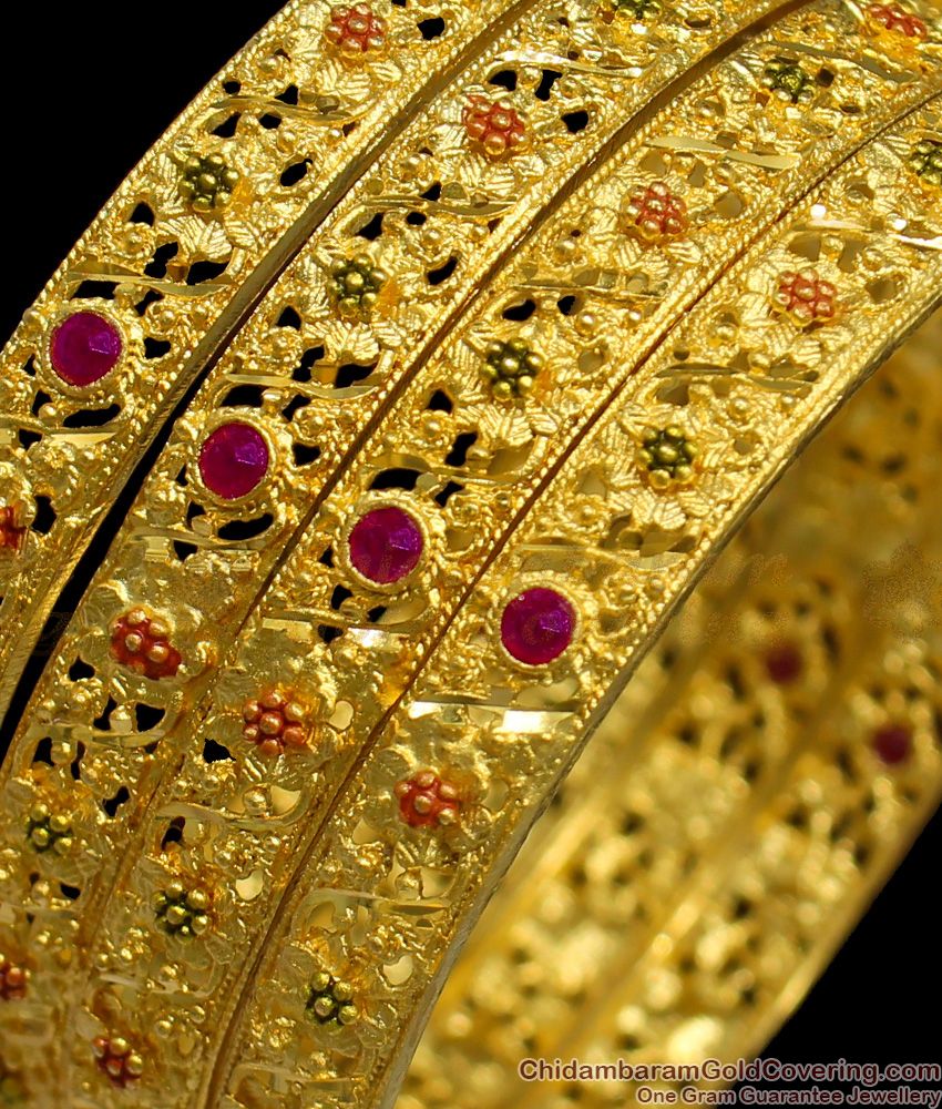 BR1266-2.6 Set Of Four Traditional Flower Model Gold Forming Enamel Bangles