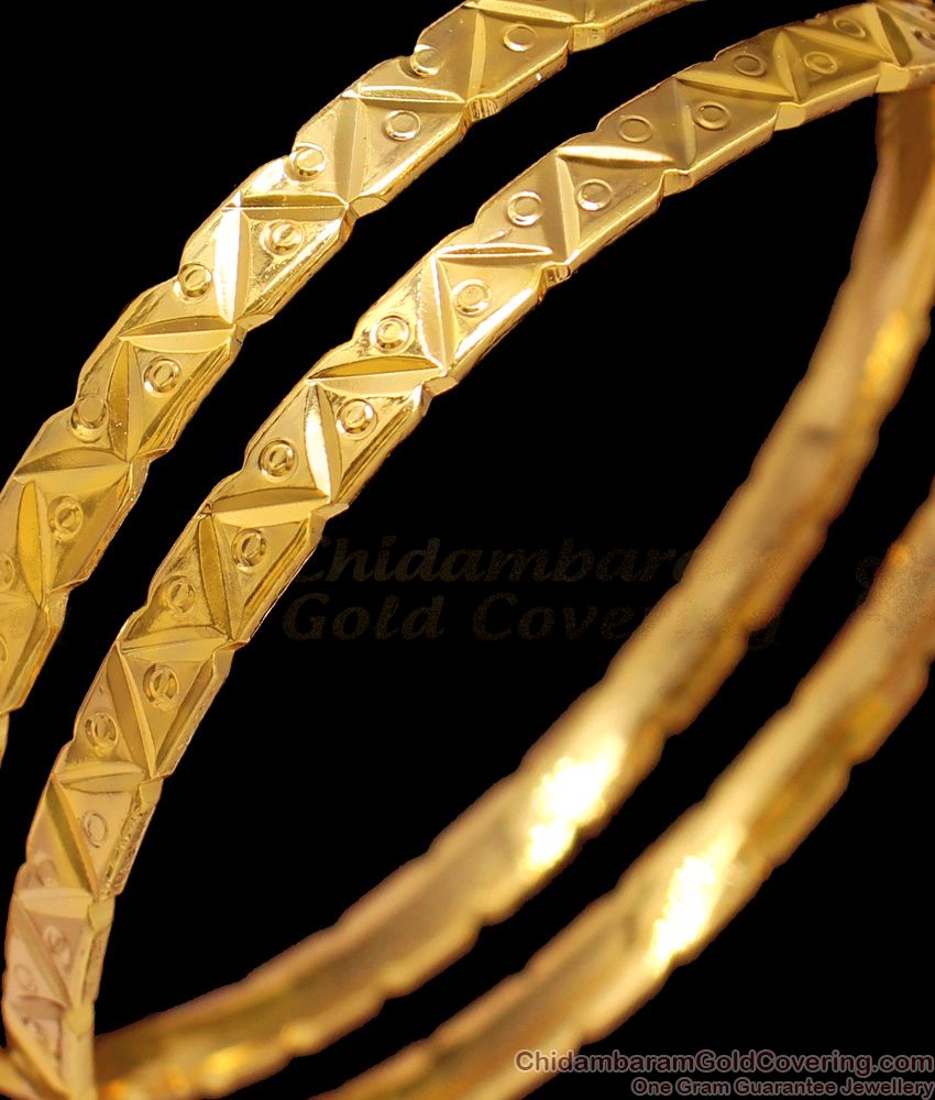 BR1329-2.8 Zig Zag Luxury Original Five Metal Gold Set Bangles For Women Regular Use