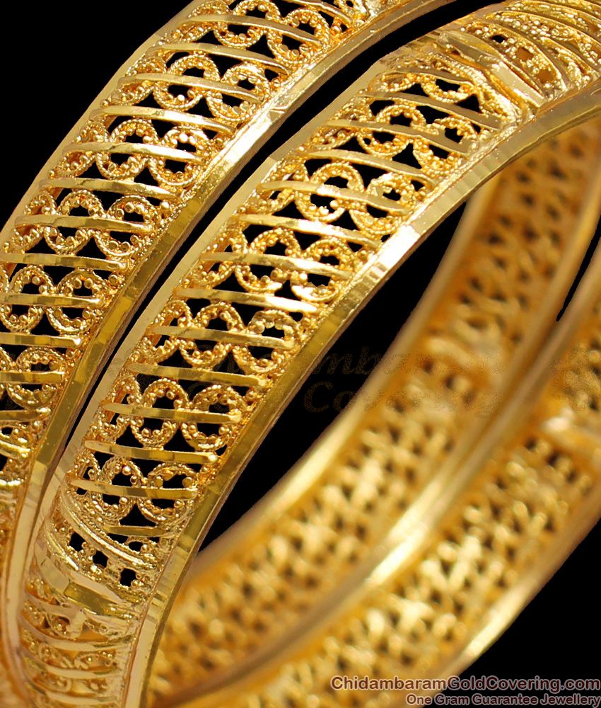 BR1358-2.6 Attractive Gold Pattern Handcrafted South Indian Design Bangles Bridal Wear