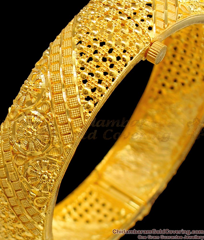 BR1378-2.6 Glittering Kada Real Gold Tone Forming Screw Type Plain Bangle Collections