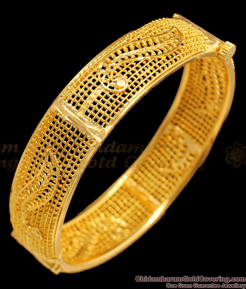 BR1383-2.6 Peacock Feather Grooves Screw Type Gold Bangles