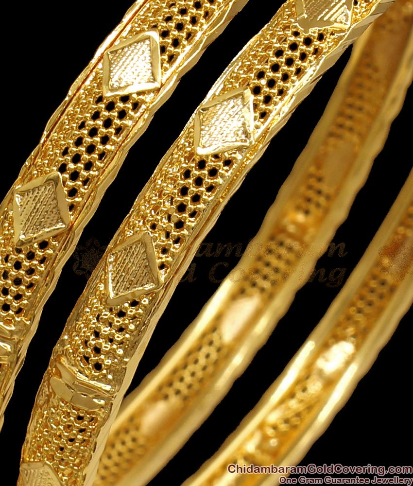 BR1894-2.10 Size Light Weight Gold Imitation Bangle Net Pattern Daily Wear