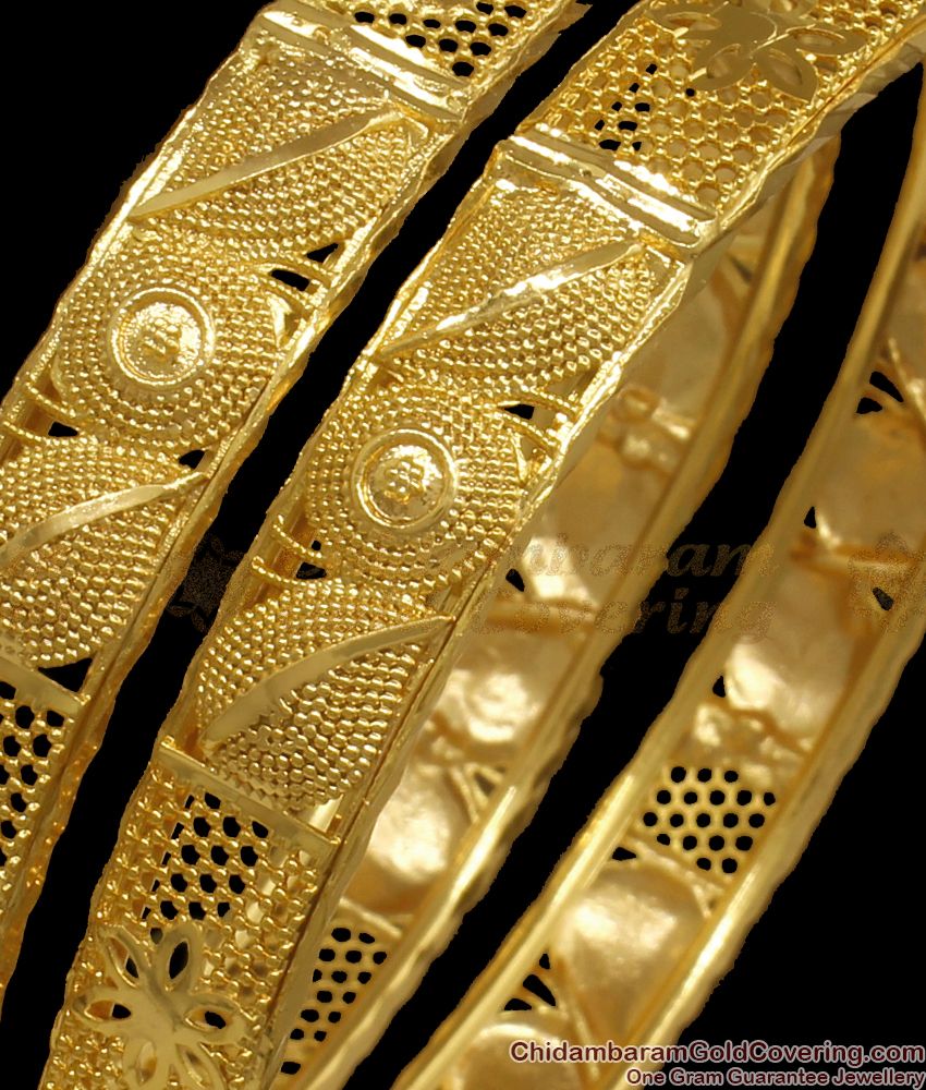 BR1957-2.6 Size Classic Gold Plated Bangle for Daily Use Buy Online