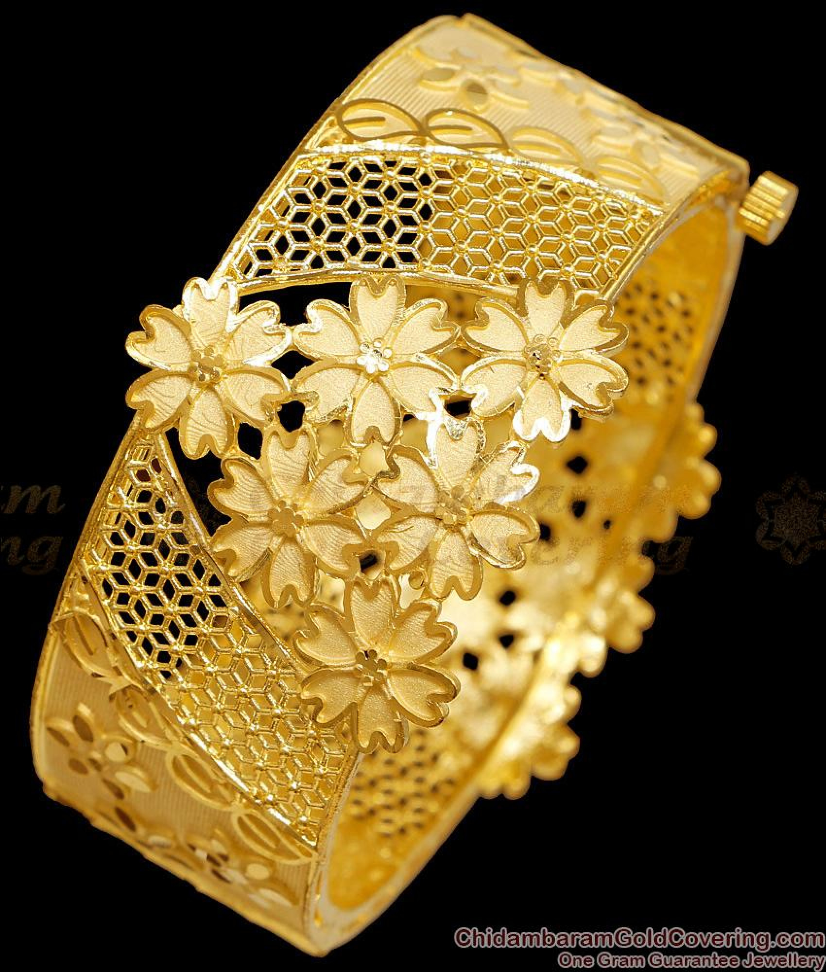 BR2851-2.6 Size 3D Flower Pattern Dubai Gold Broad Kada Bangle Shop Online