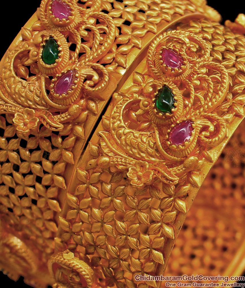 BR1539-2.4 Gorgeous Gold Antique Bangles For Bridal Wear