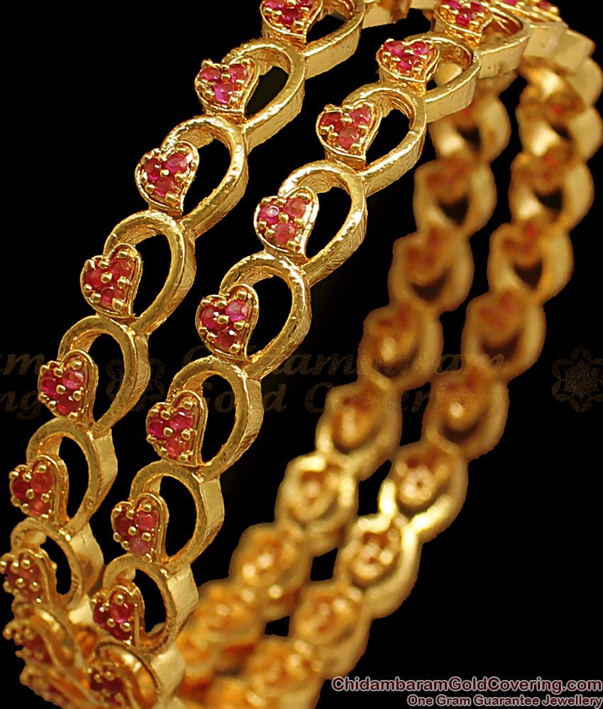 BR1681-2.6 Attractive Heart Design Ruby Stone Gold Plated Bangle