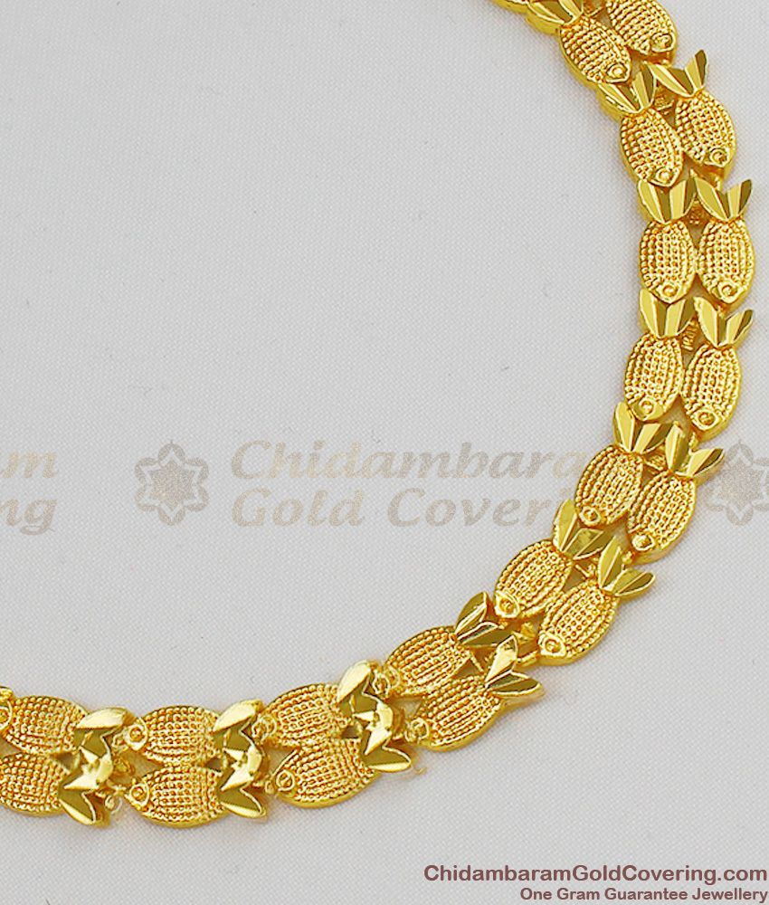 Trendy Fish Design Gold Plated Ladies Bracelet Party Wear Ornament BRAC054
