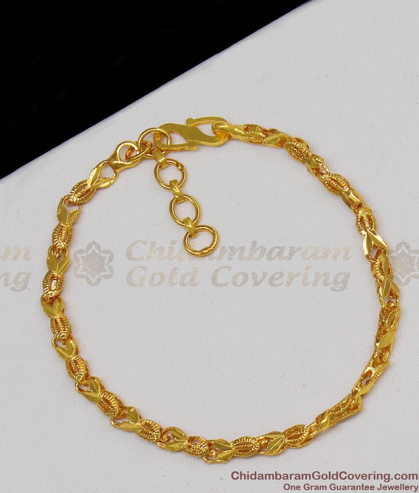 Adjustable Design Fish Pattern Gold Plated Bracelet for Ladies Regular Wear BRAC096