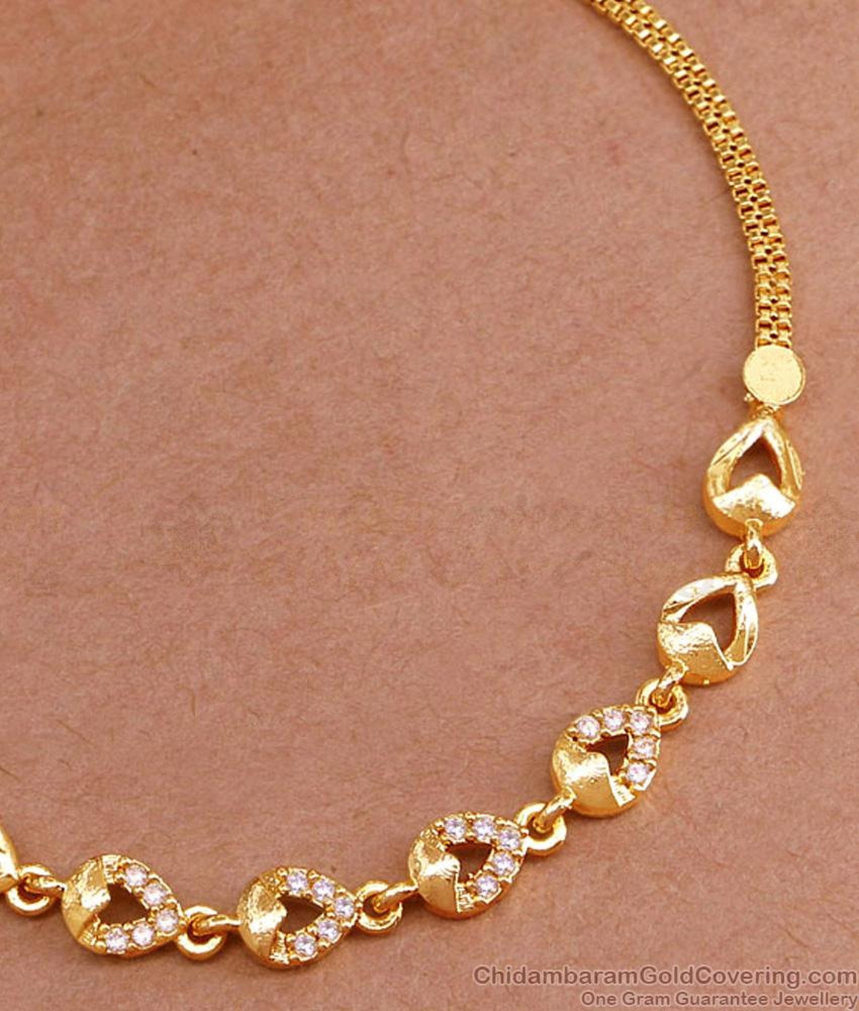 Solid Gold Finish Light Weight Bracelet With Stone Online BRAC1005 Solid Gold Finish Light Weight Bracelet With Stone Online BRAC1005