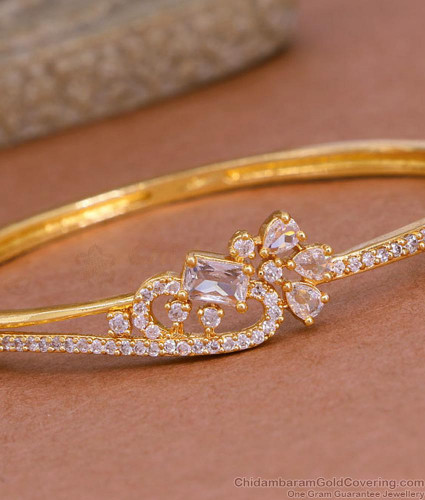 Luxurious Look Uncut Diamond Gold Bracelet Floral Design BRAC1025