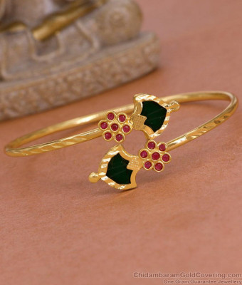Traditional Green Palakka Stone Gold Imitation Bracelet Design Online BRAC1120