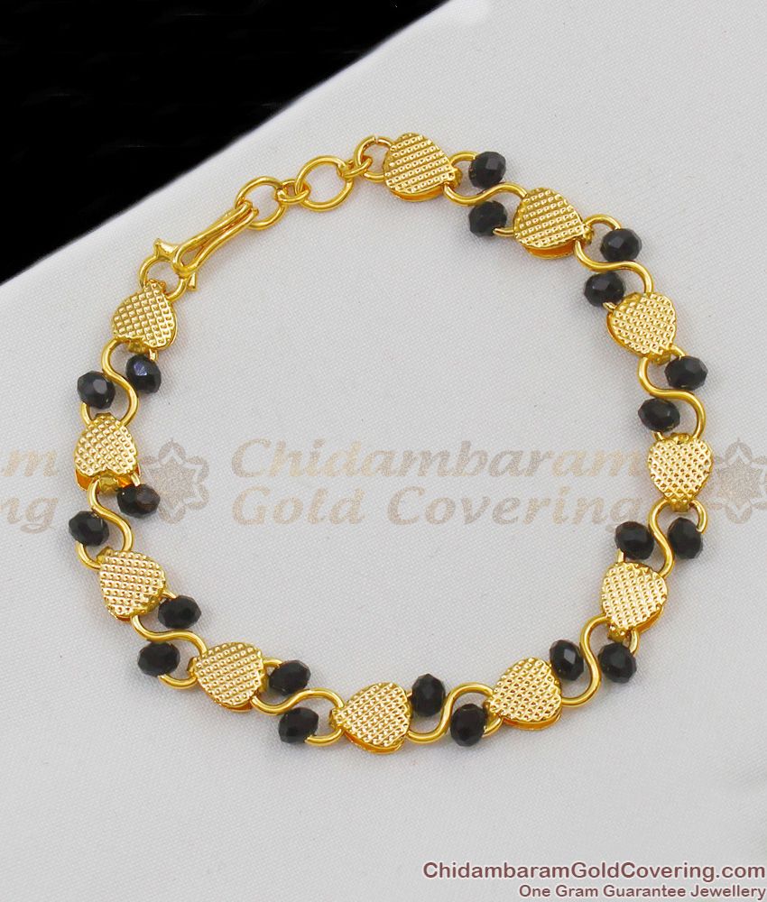 Safwaan - 8mm - Black Lava Stone Beaded Stretchy Bracelet with Gold Skulls