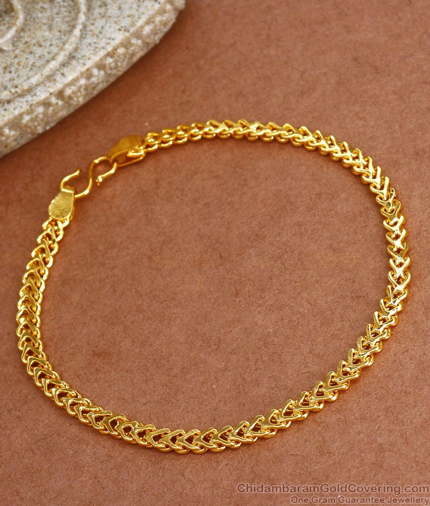 Sleeky Gold Plated Bracelet For Men Light Weight Collection BRAC571