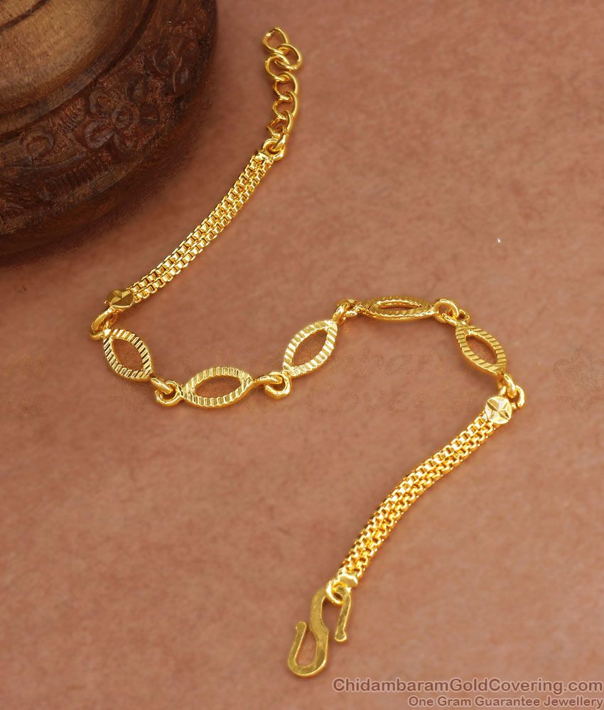Oval Shaped Gold Plated Bracelet Light Weight Collections BRAC728