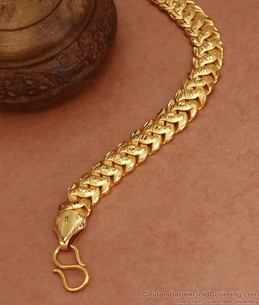 Broad Gold Men Bracelet Collections Forming Pattern BRAC746