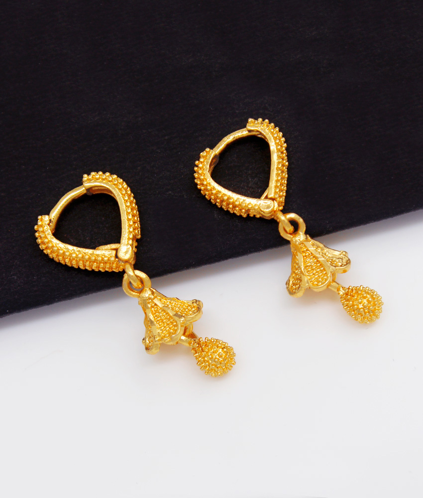 Gorgeous Gold Imitation Dangler Earrings For Bridal Wear ER2167