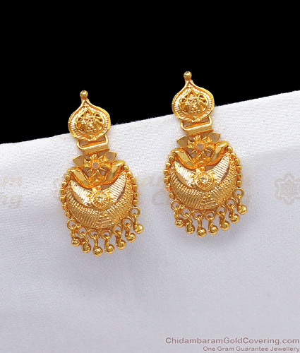 Buy Sparkling Diamond Earrings Online - CaratLane