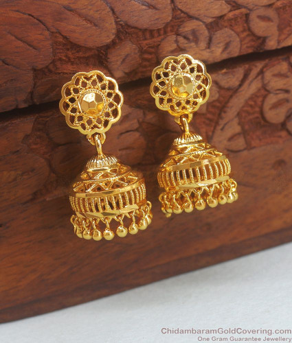 Shop Latest Gold Earrings for Women Online in India - Joyalukkas