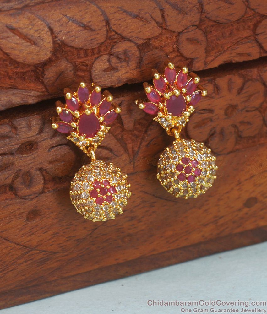 Grand White Ruby Stone Gold Stud Earring Imitation Jewelry ER3240