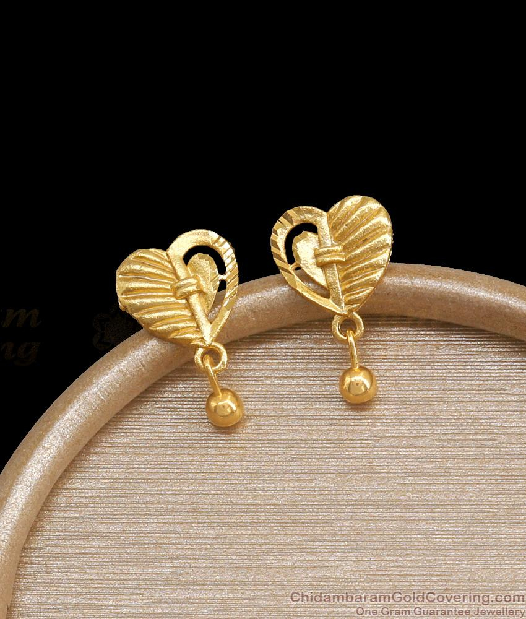 Heart Stud Earring main image 1