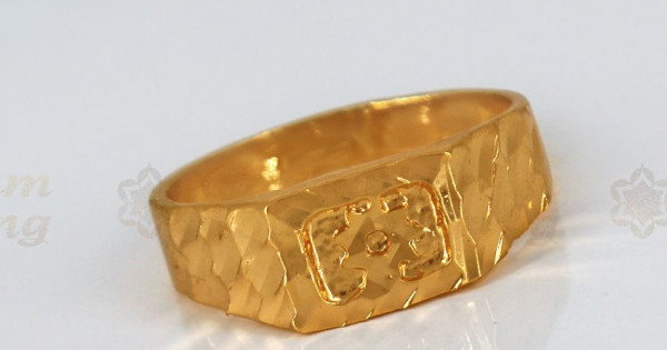 9 Stone Square Gold Finger Ring for Men