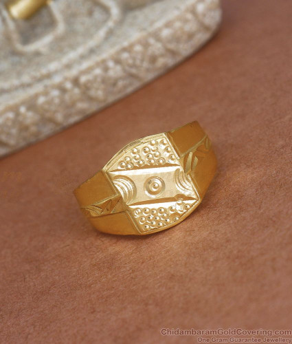 1 Gram Gold Forming Delicate Design Diamond Border Gold Plated Ring For Men  - Style A021, सोने का पानी चढ़ी हुई अंगूठी - Soni Fashion, Rajkot | ID:  2849476615633