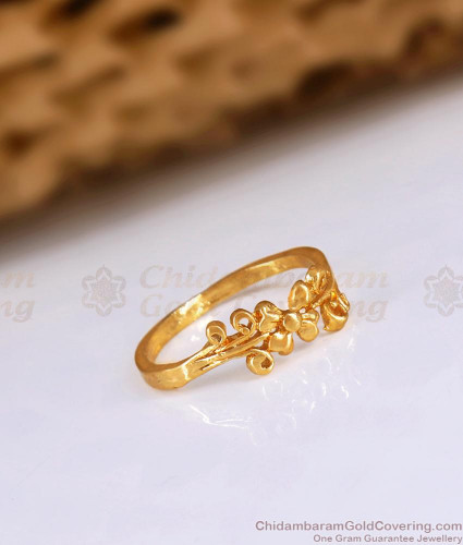Gold finger ring designs for ladies without stones on sale