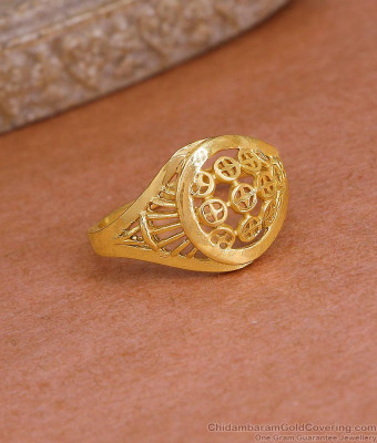 Trendy Forming Gold Plain Wedding Ring Design Online FR1685