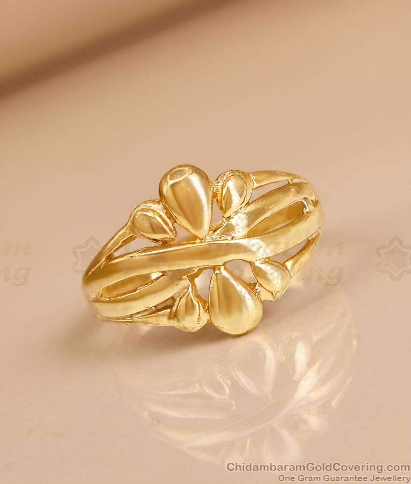 New Arrival Gold Plated Cutwork Teardrop Motif Daily Wear Ring FR1746