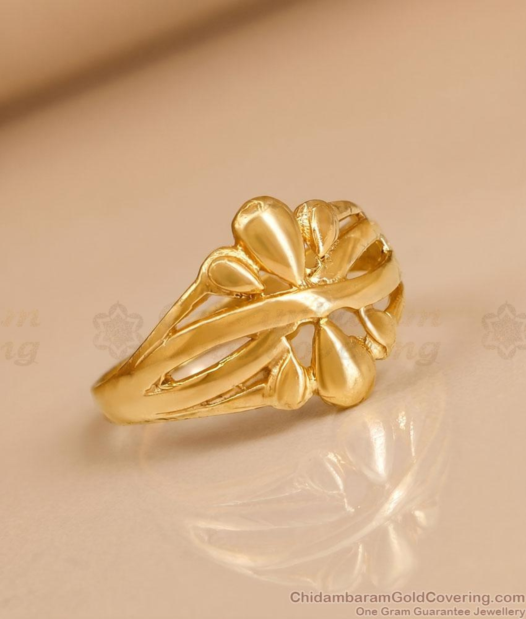 New Arrival Gold Plated Cutwork Teardrop Motif Daily Wear Ring FR1746