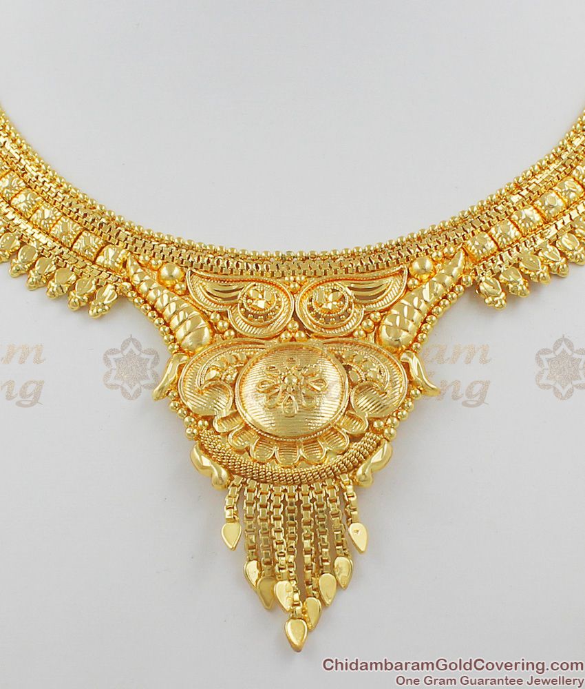 Stylish Gold Aspiring Bridal Wear Necklace Design For Marriage NCKN1090