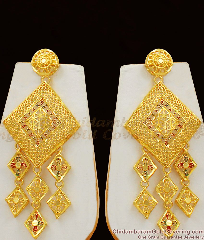 Magnificent Diamond Pattern Forming Gold Bridal Necklace Set With Earrings NCKN1393