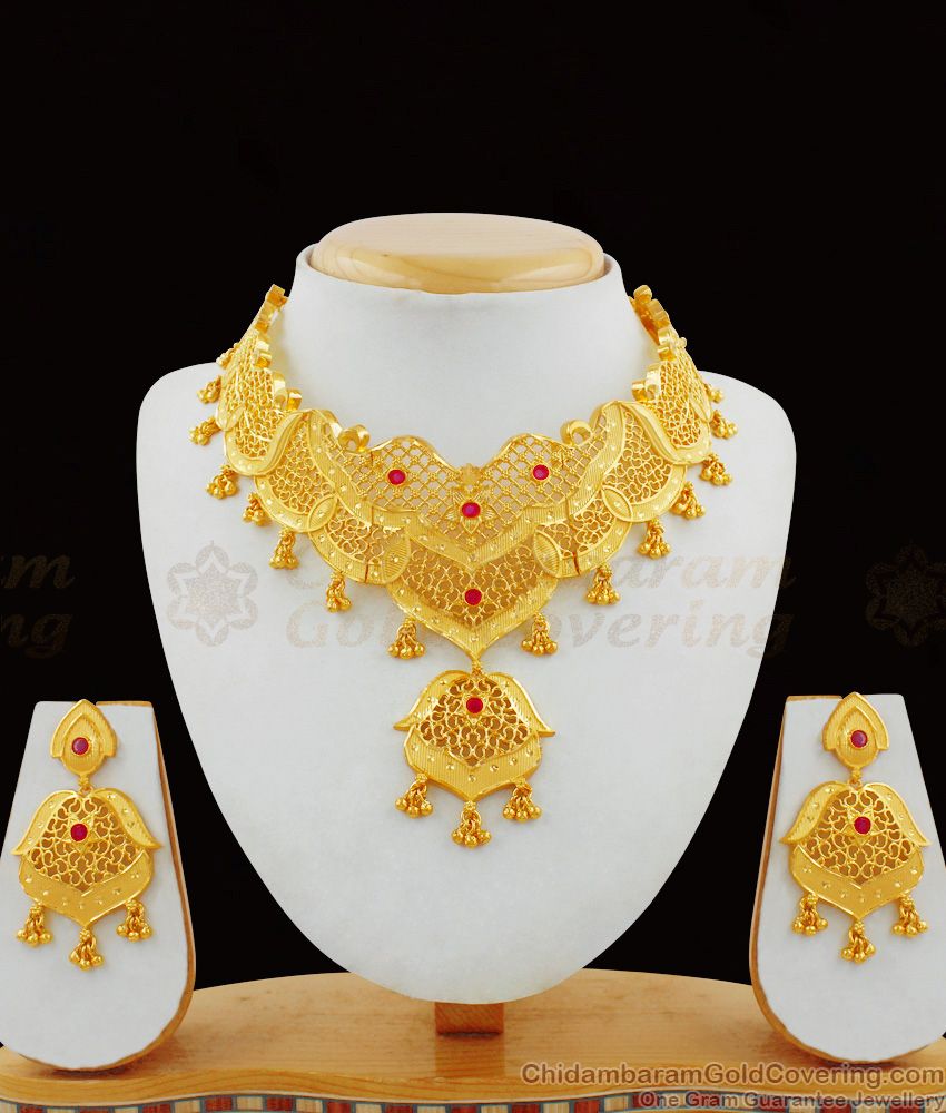 Grand Real Gold Pattern Forming Choker With Pin Type Earrings Bridal Set NCKN1790