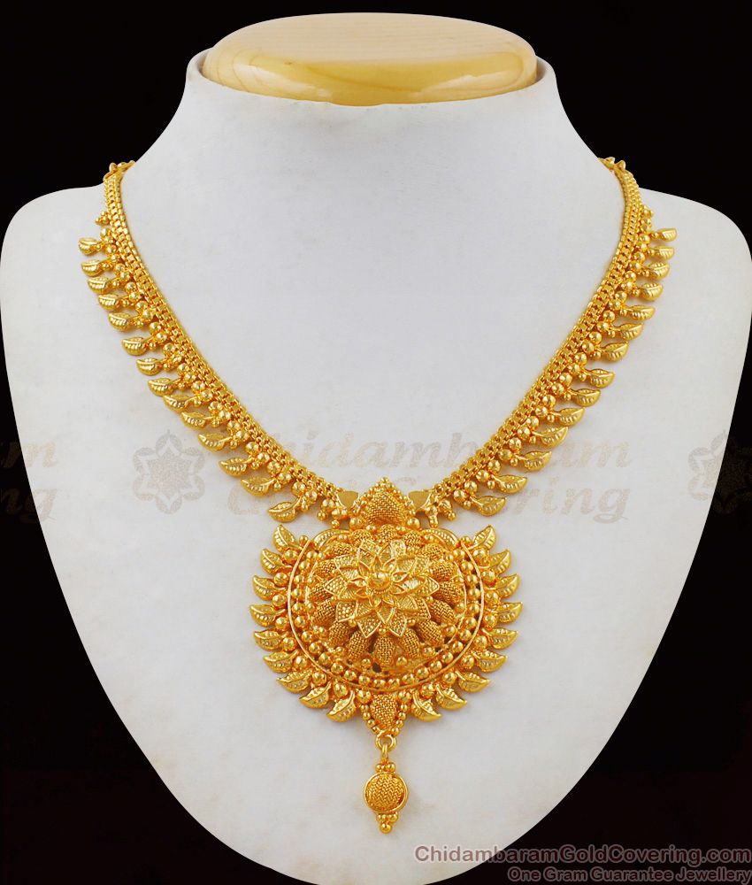 New design premium quality gold plated designer flower pendant with earring  + chain.