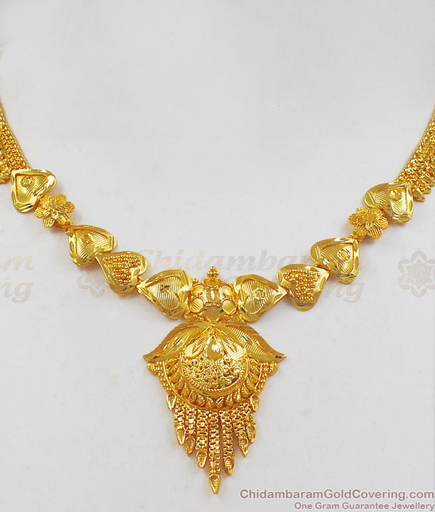 Simple And Sleek Design Gold Forming Necklace Set NCKN2091