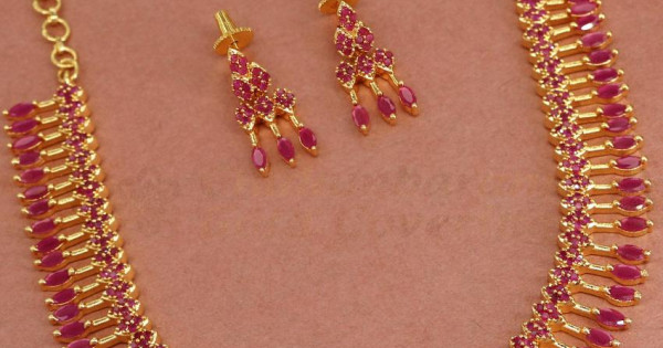 Stunning Ruby Stone Gold-Plated Necklace Set with Earrings NCKN3428