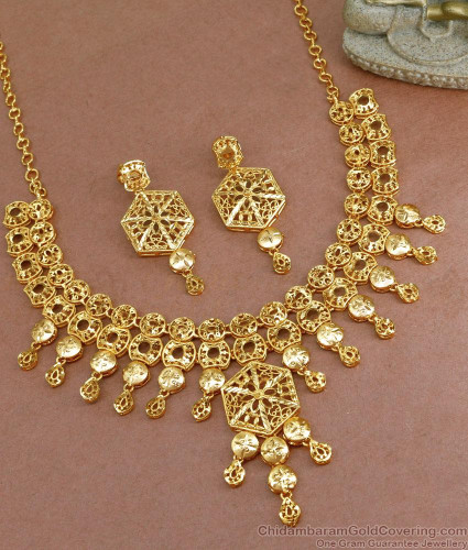 Online necklace store
