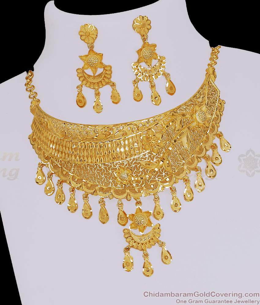 Grand Brdal Wear Gold Plated Choker Necklace Set Bengali Design NCKN4164 Grand Brdal Wear Gold Plated Choker Necklace Set Bengali Design NCKN4164