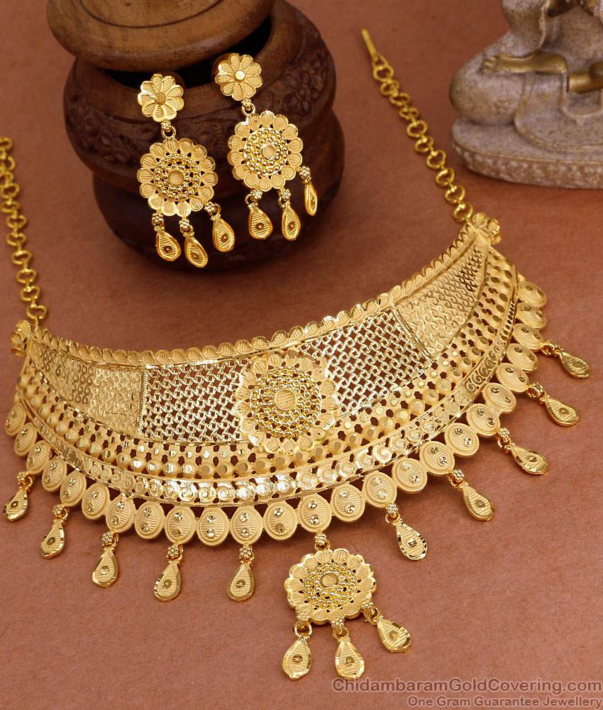 24Kt Gold Imitation Choker Necklace Forming Gold Wedding Jewelry Set NCKN4165 24Kt Gold Imitation Choker Necklace Forming Gold Wedding Jewelry Set NCKN4165