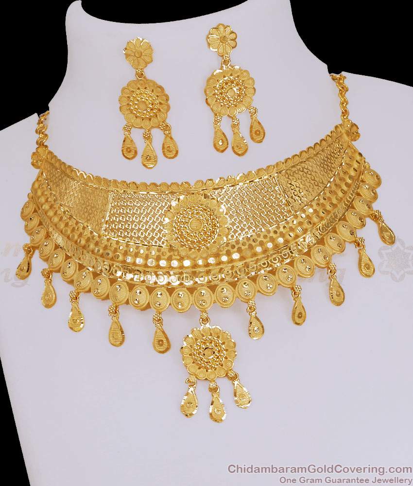 24Kt Gold Imitation Choker Necklace Forming Gold Wedding Jewelry Set NCKN4165 24Kt Gold Imitation Choker Necklace Forming Gold Wedding Jewelry Set NCKN4165