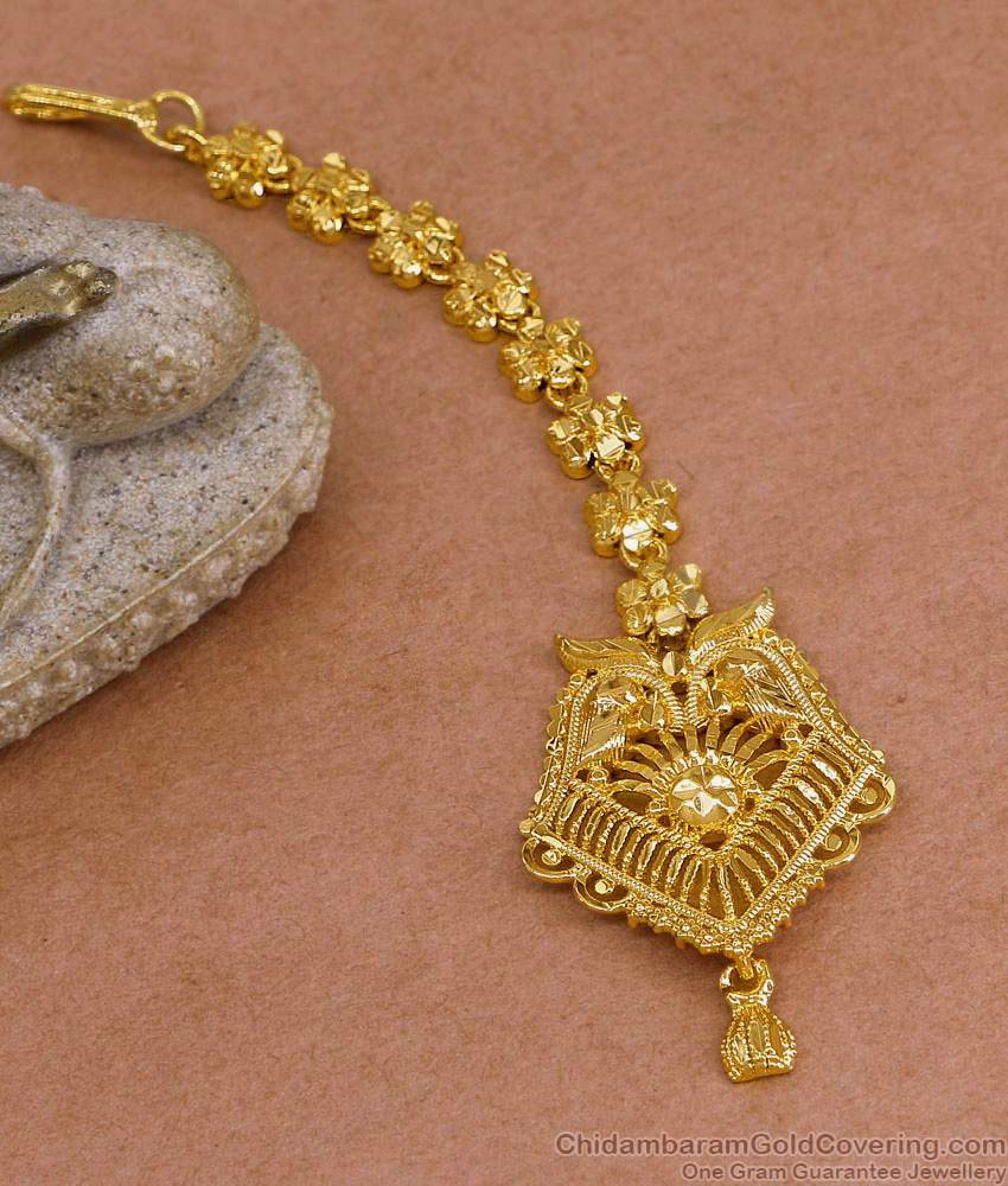 Gold White Maangtikkas With Polished Detail