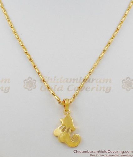 Artistic Leaf Design Gold Pendant Short 