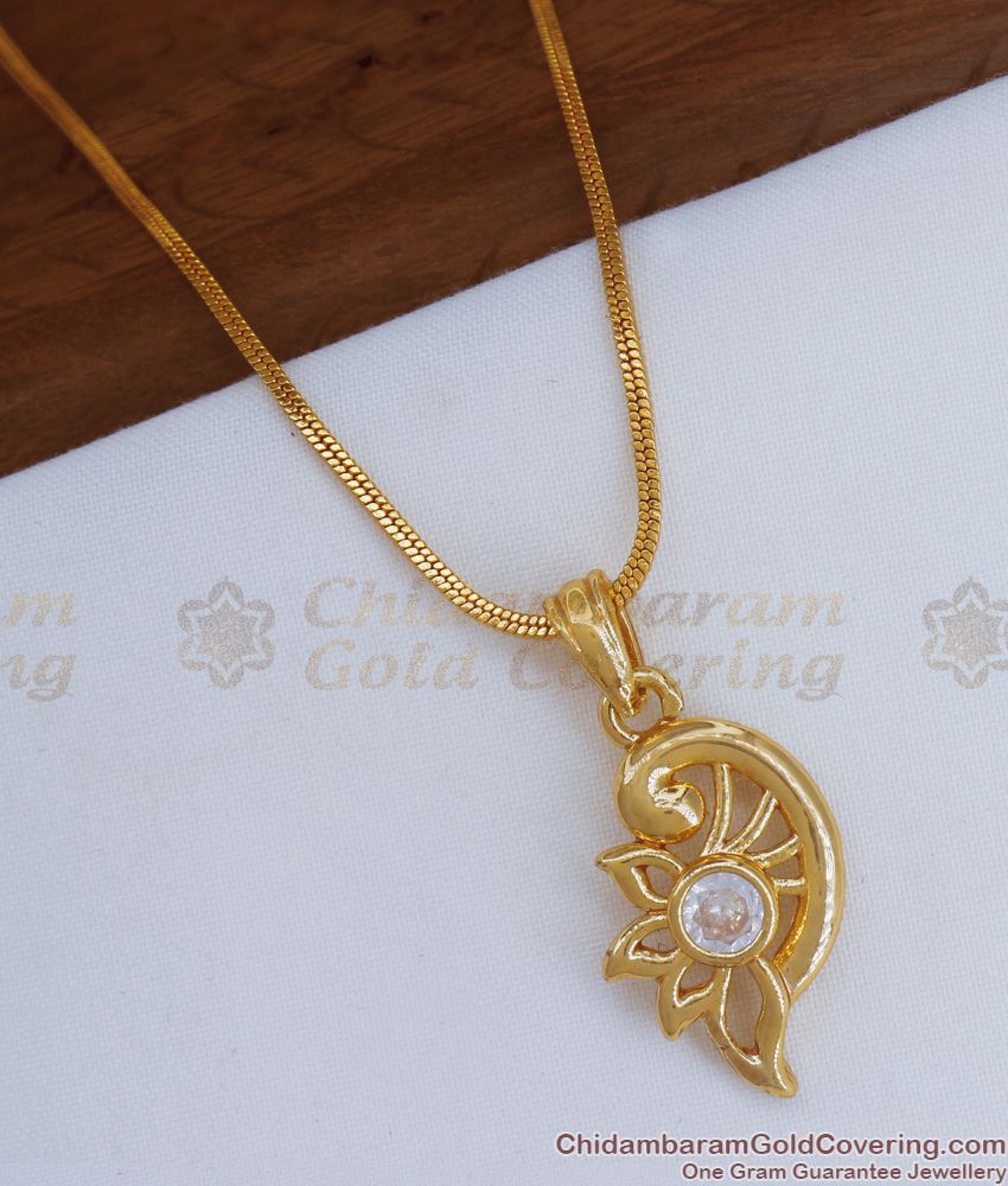 Pure Gold Tone Pendant Chain Peacock Design SMDR836