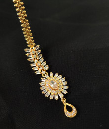 Short Sparkling White Stone Maang Tikka for Women